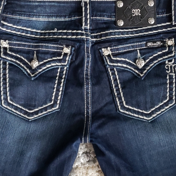 Miss Me Signature Cuffed Capri Jeans.  Size 30. - Picture 5 of 8